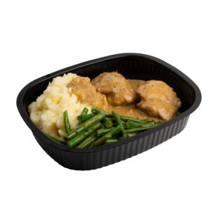 Creamy chicken with mashed potatoes and green beans